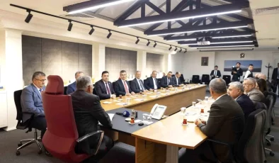 Kayseri Büyükşehir Belediye Başkanı, Organize Sanayi Bölgeleri Üst Kuruluşu Başkanı ve Yönetim Kurulu’nu kabul etti