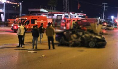 Adana'da kamyonetle otomobilin çarpışması sonucu 1 kişi öldü, 3 kişi yaralandı – Güncel haberler