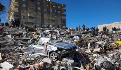 Deprem müteahhidinin tahliye edildi, aileler tepki gösterdi