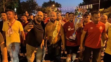 Kırkpınar Başpehlivanı Orhan Okulu Hamamda Arındı